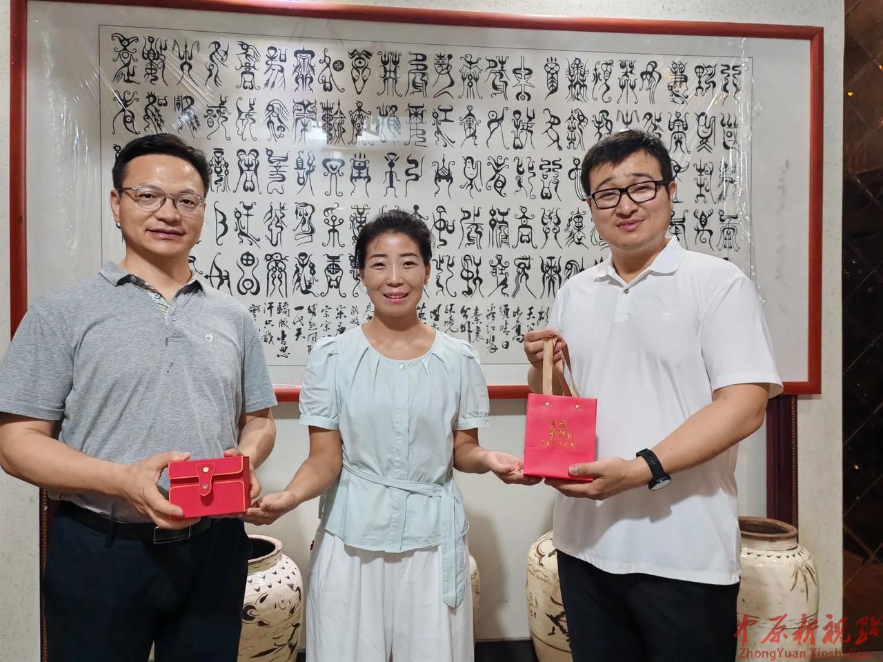法國布雷斯特商學(xué)院代表團(tuán)到訪平頂山市汝瓷研究會 共探汝瓷文化國際傳播新路徑