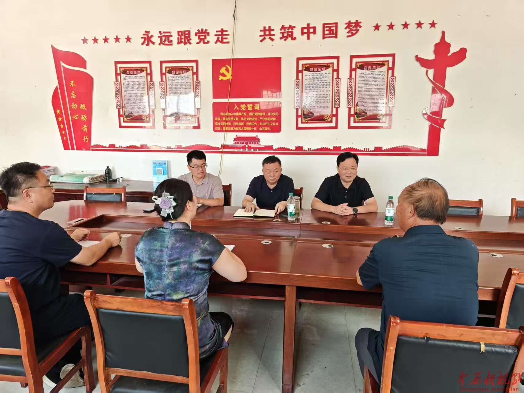 葉縣洪莊楊鎮(zhèn)：溫衛(wèi)杰、李炳前節(jié)前慰問老兵并調(diào)研工作